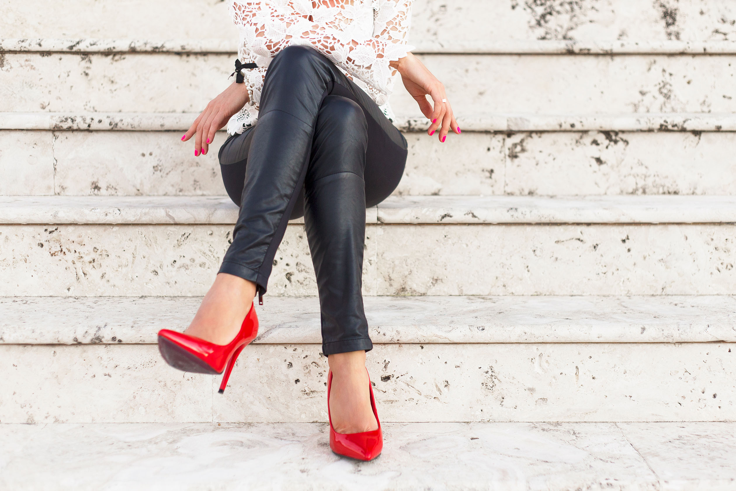 Can You Wear Leggings to Work? – JONIAMAC